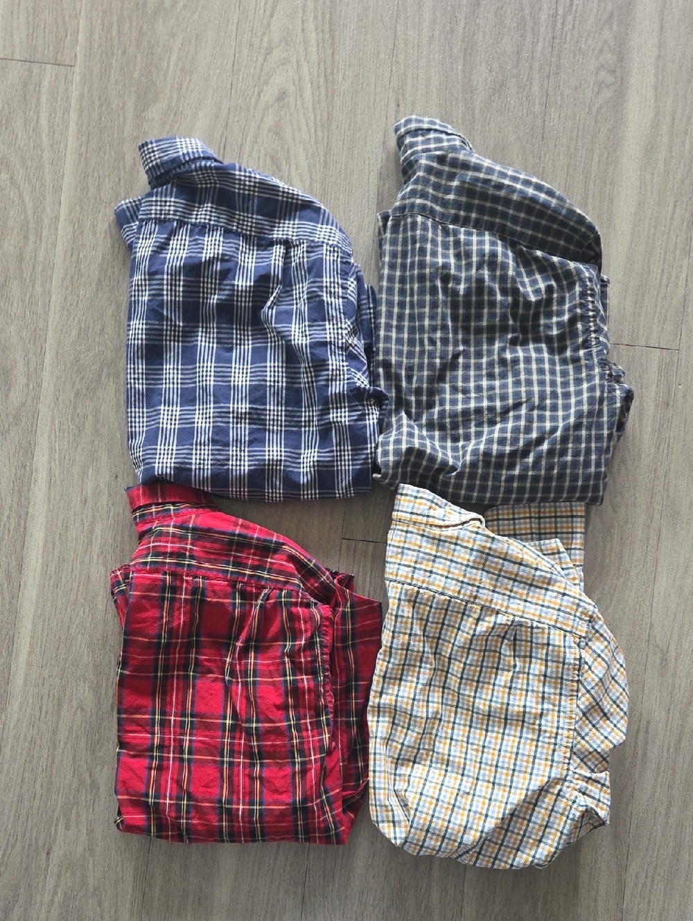 4 J. Crew Button Down Plaid Shirts. 98% Cotton. Flex Washed. Slim Fit. Size M.